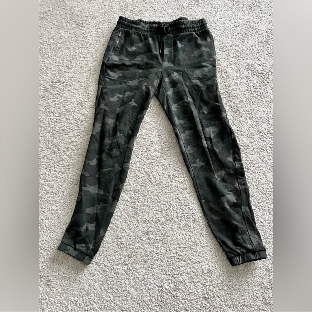 Woman’s Camo Joggers